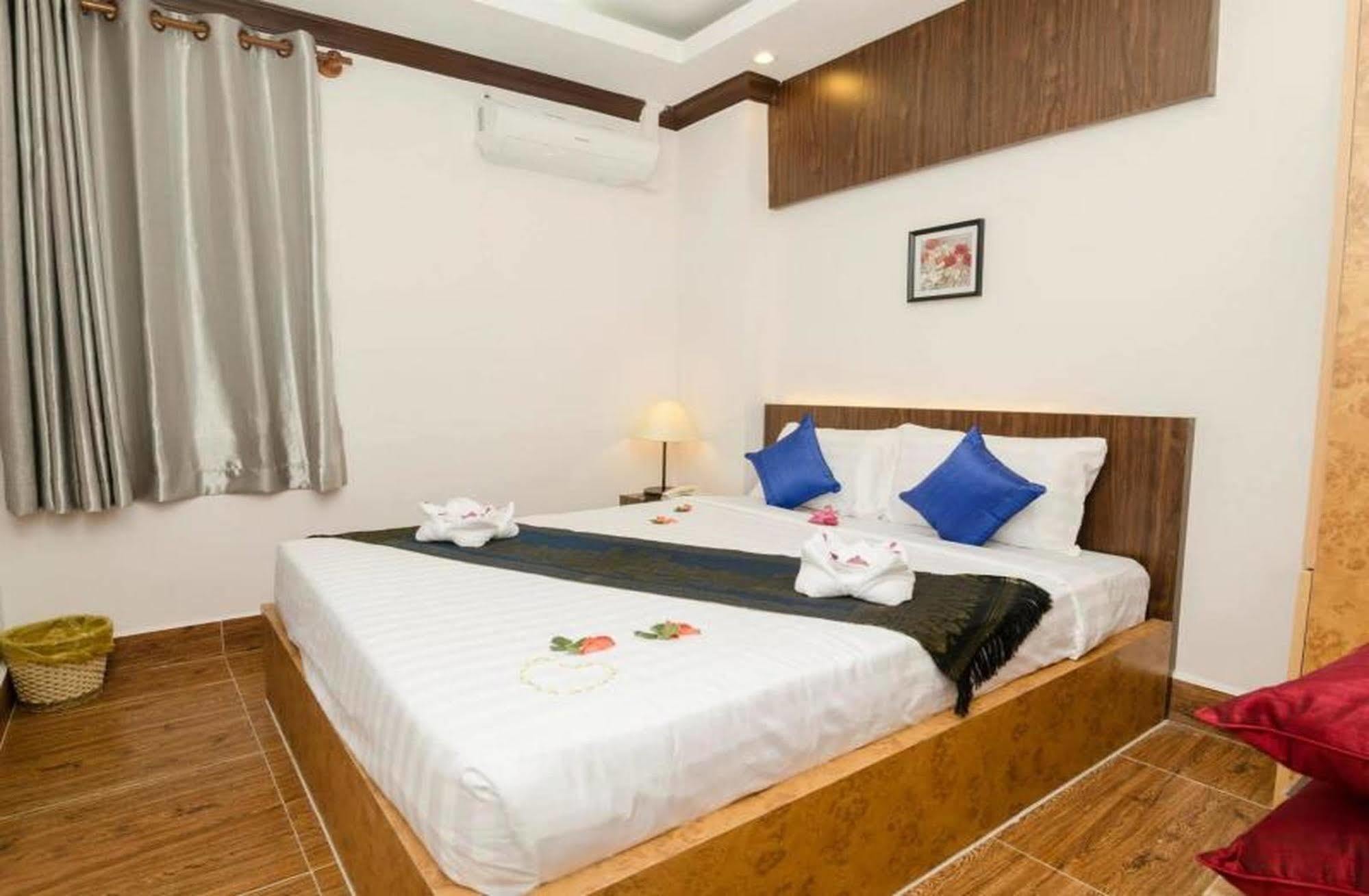 Phuminh Hotel Riverside Phnom Pen Exterior foto